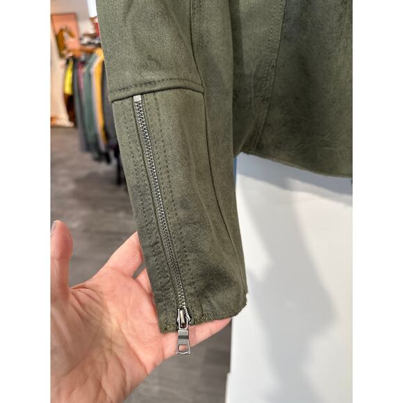 SOLD - Picture 3 of 7